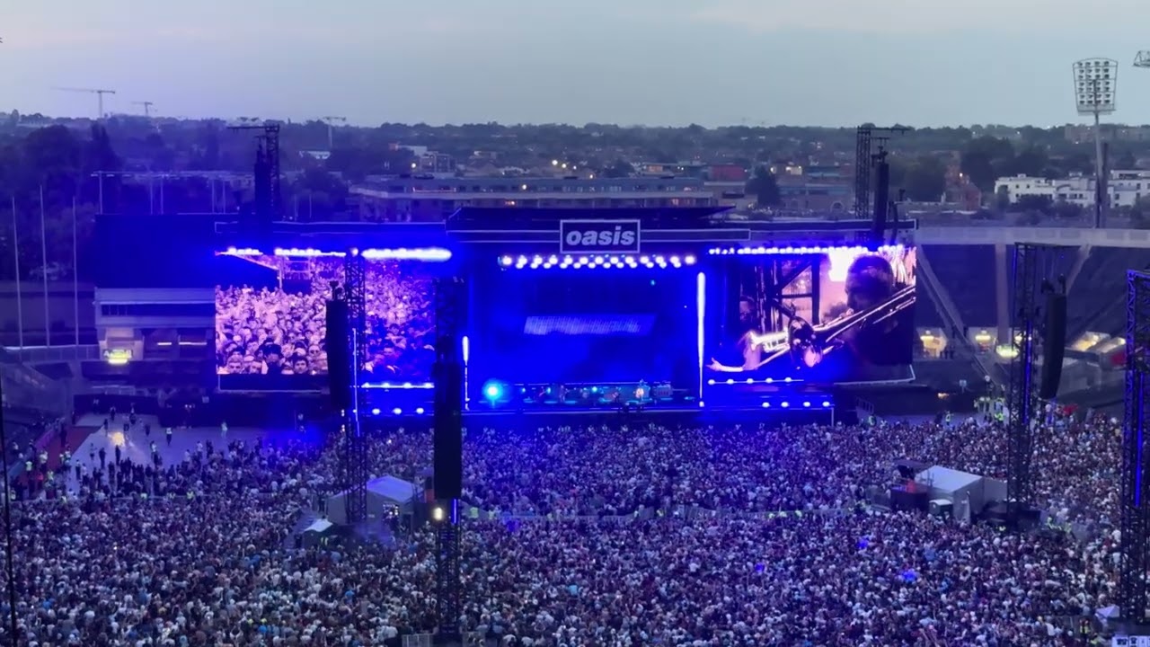 Oasis - Half The World Away (Dublin 2025)