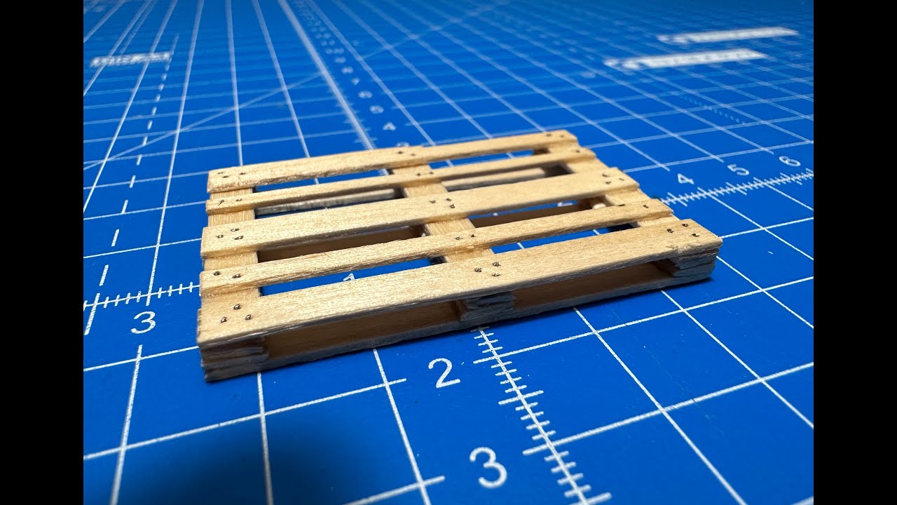 Building a 1/24 scale pallet for my next diorama. #diy #diorama