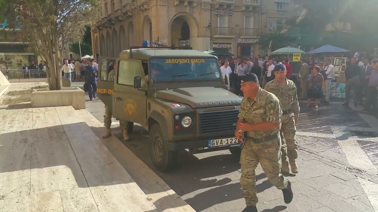 Bomb Disposal Unit arrives at court within minutes of evacuation