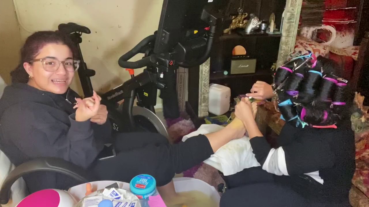 EL PEDICURE CASERO DE LAS SANDOVAL 🤣