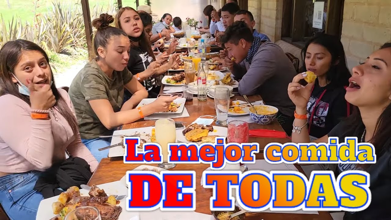 Esta es la mejor comida que hemos tenido. Mira toda la variedad que pedimos