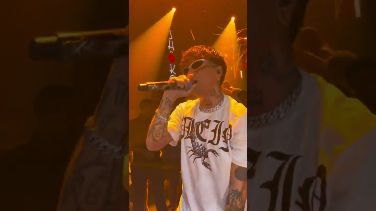C.R.O canta por primera vez SIN PREGUNTAR en vivo