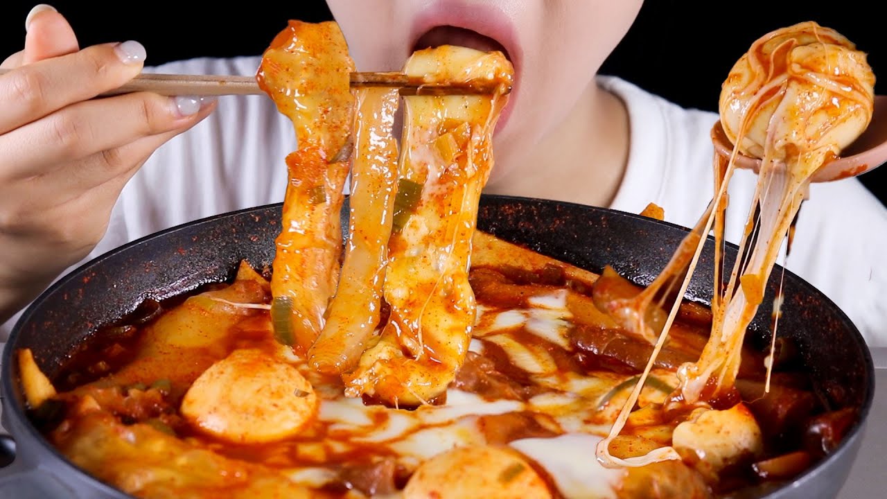 ASMR Cheesy and Spicy Rice Paper Tteokbokki | Diet Mukbang