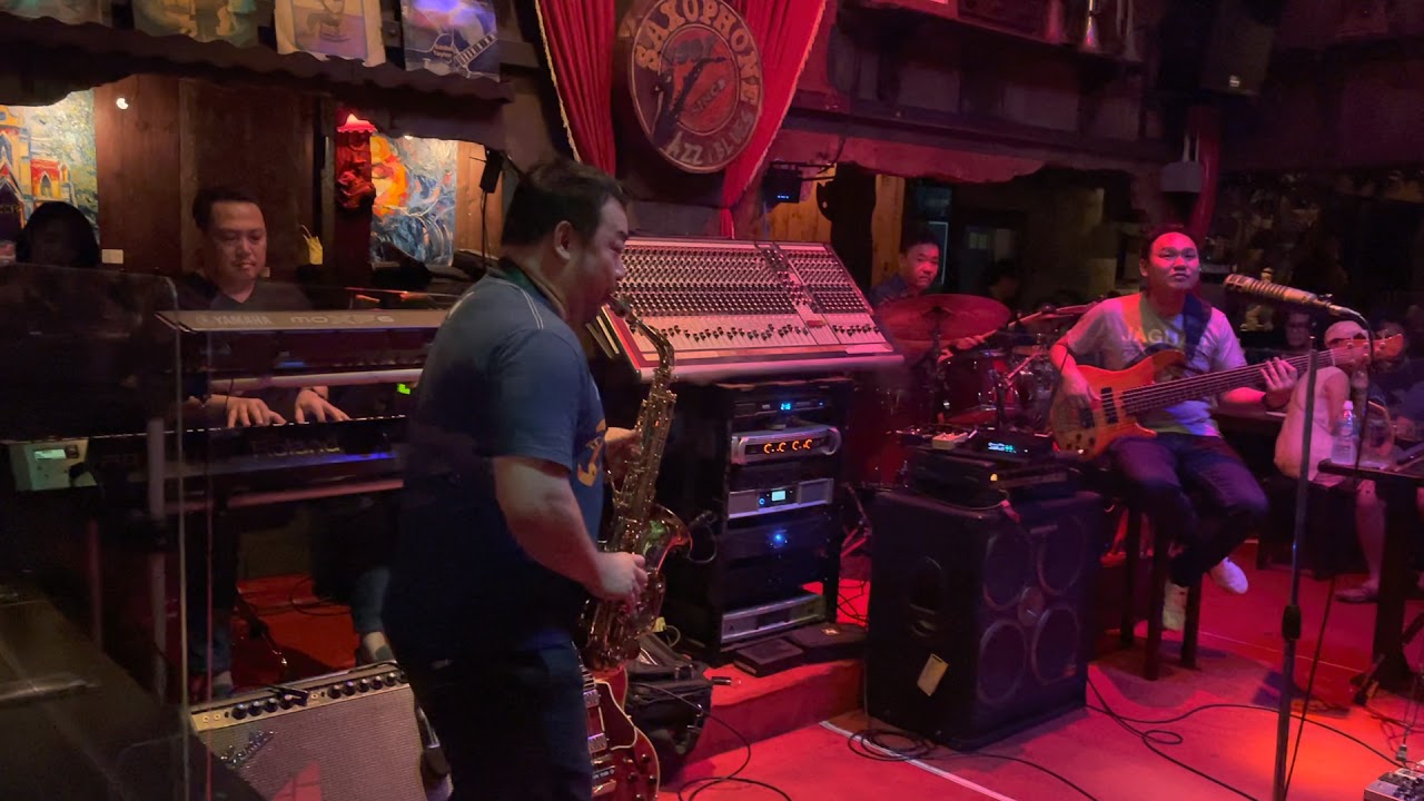 The Moon Represents My Heart at Saxophone PUB by KOH Mr.Saxman