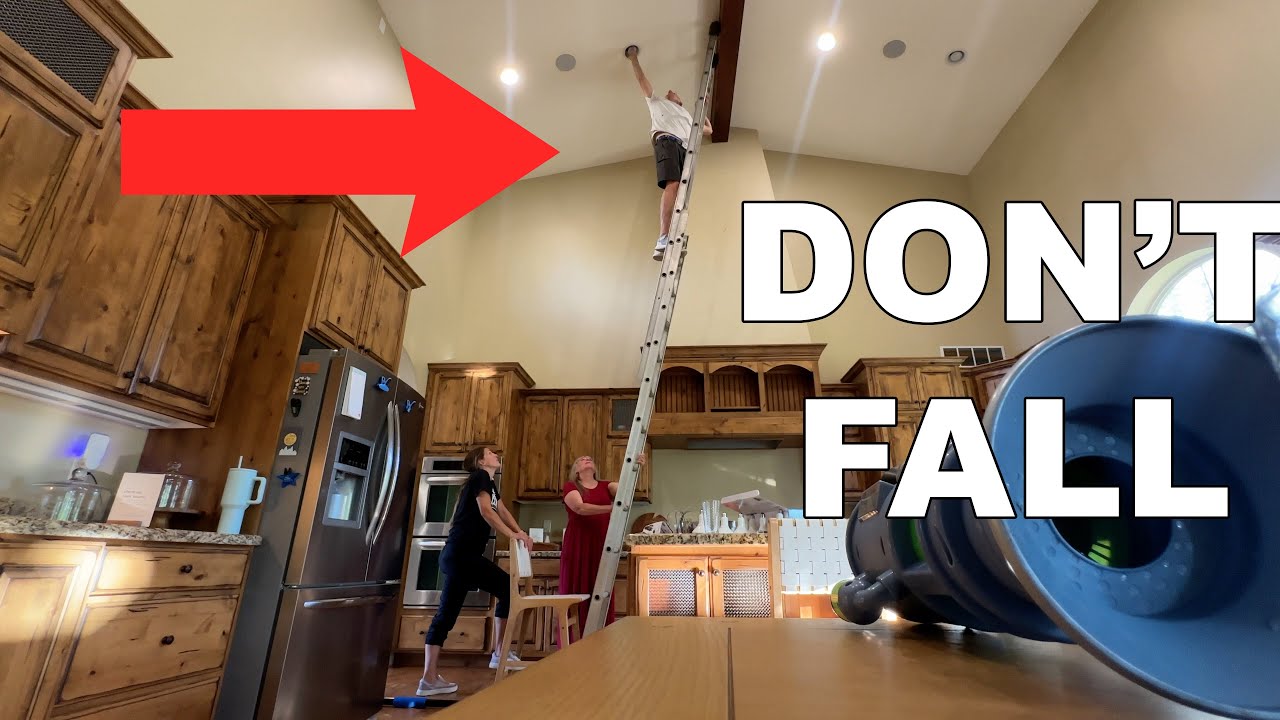 DANGEROUS LIGHT BULB CHANGE
