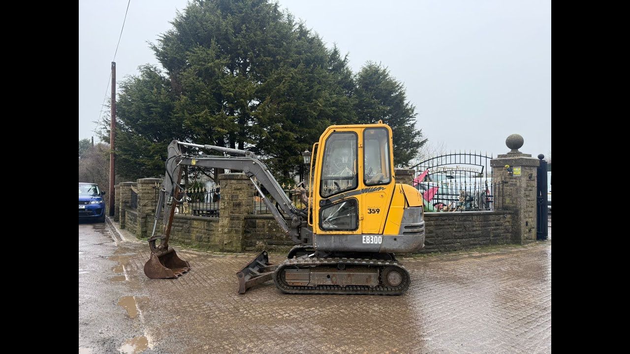 PELJOB/VOLVO EB30D MINI EXCAVATOR *4592 HOURS*