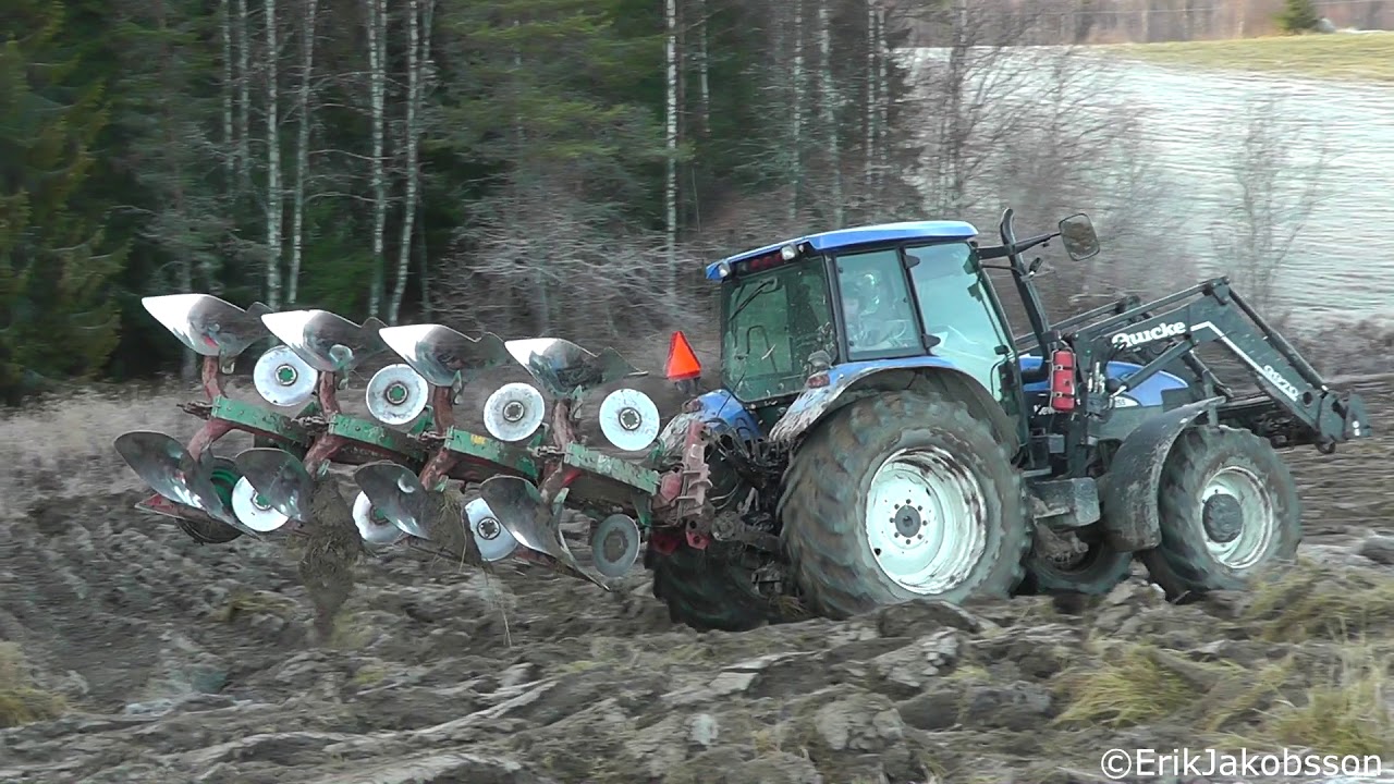 New Holland TM155,  Kverneland 4 furrow Reversible Plough