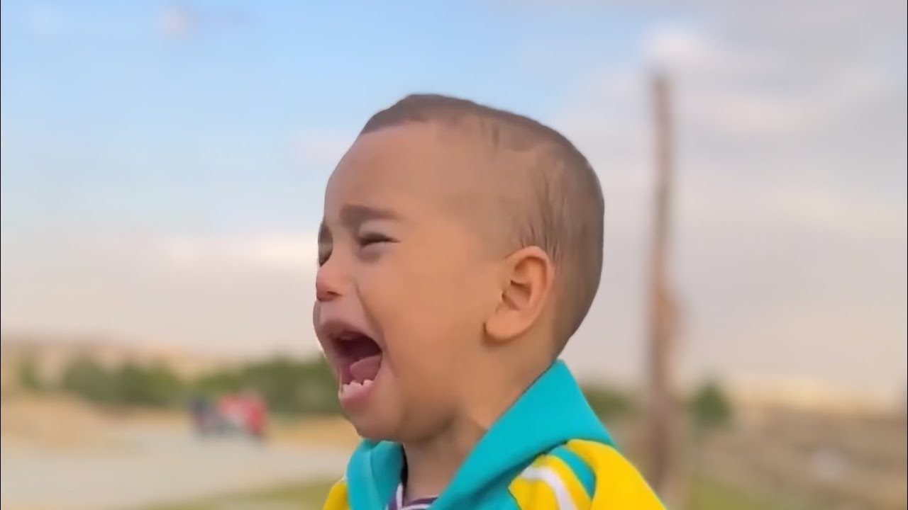 الطفل الحزين 🥲
