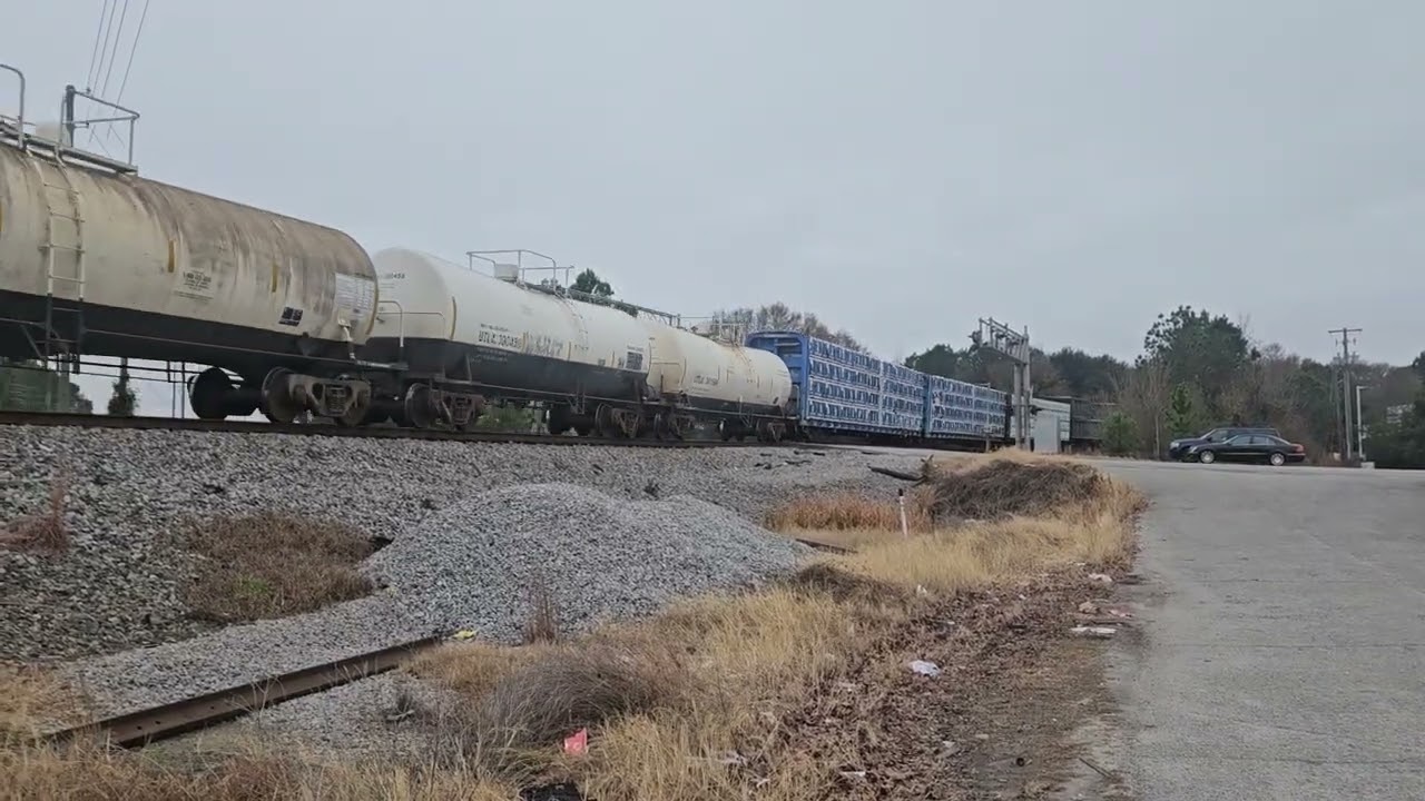NS 15R wirh the TAG Unit Trailing Arriving into Columbia SC.