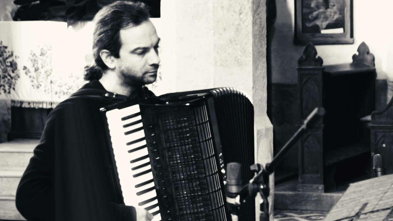 BACH - English suite, SARABANDE - Marko Hatlak Accordion