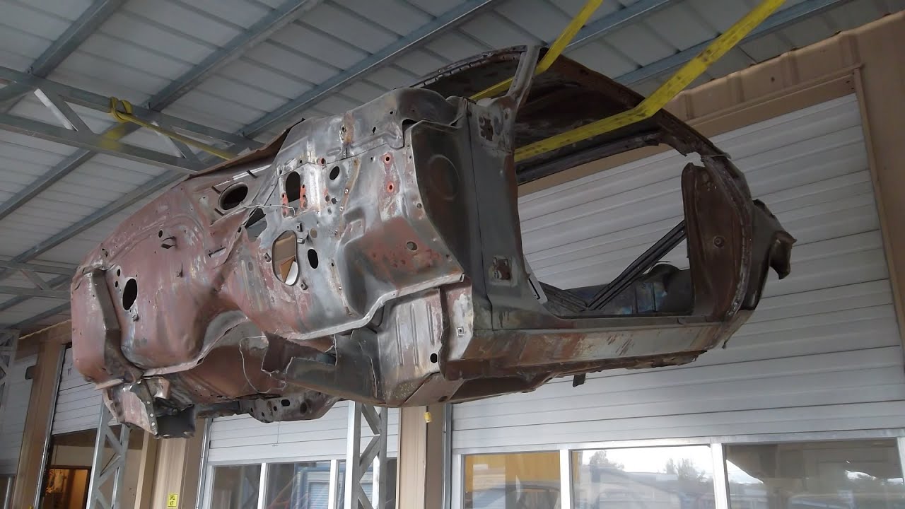A MILLION DOLLAR CUDA HANGING IN THE RAFTERS!