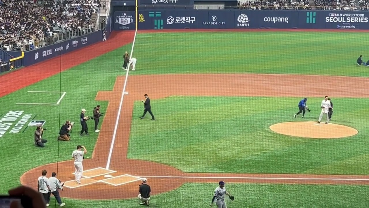 MLB 서울시리즈 박찬호 시구 | MLB Seoul series Chan-ho Park First pitch | MLB Seoul Series 朴贊浩 始球
