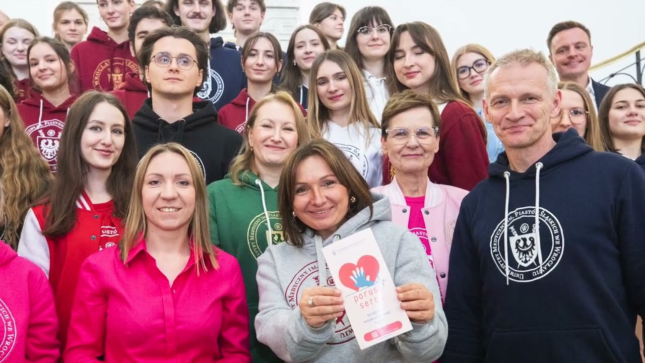 Przedstawiciele Uniwersytetu Medycznego we Wrocławiu odwiedzili Sejm RP z kampanią „Porusz serce”