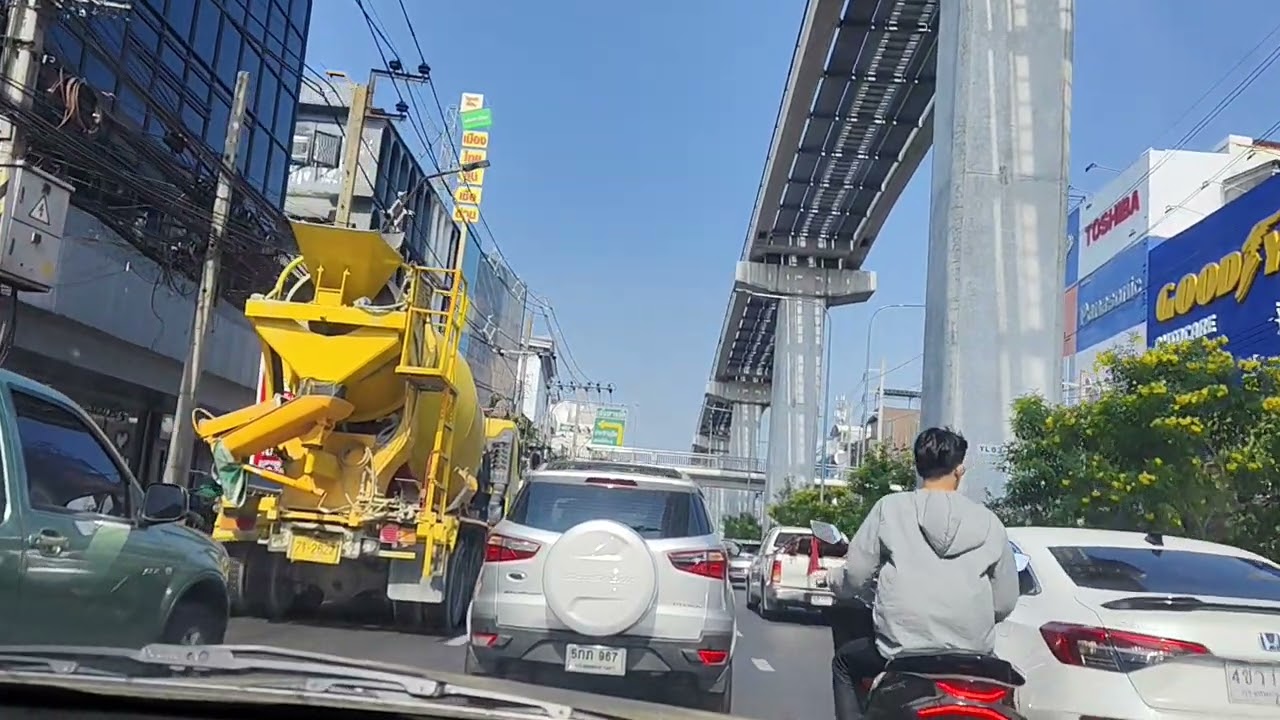 คลิปสั้นๆลาดพร้าวเช้านี้(12 ก.พ.69)