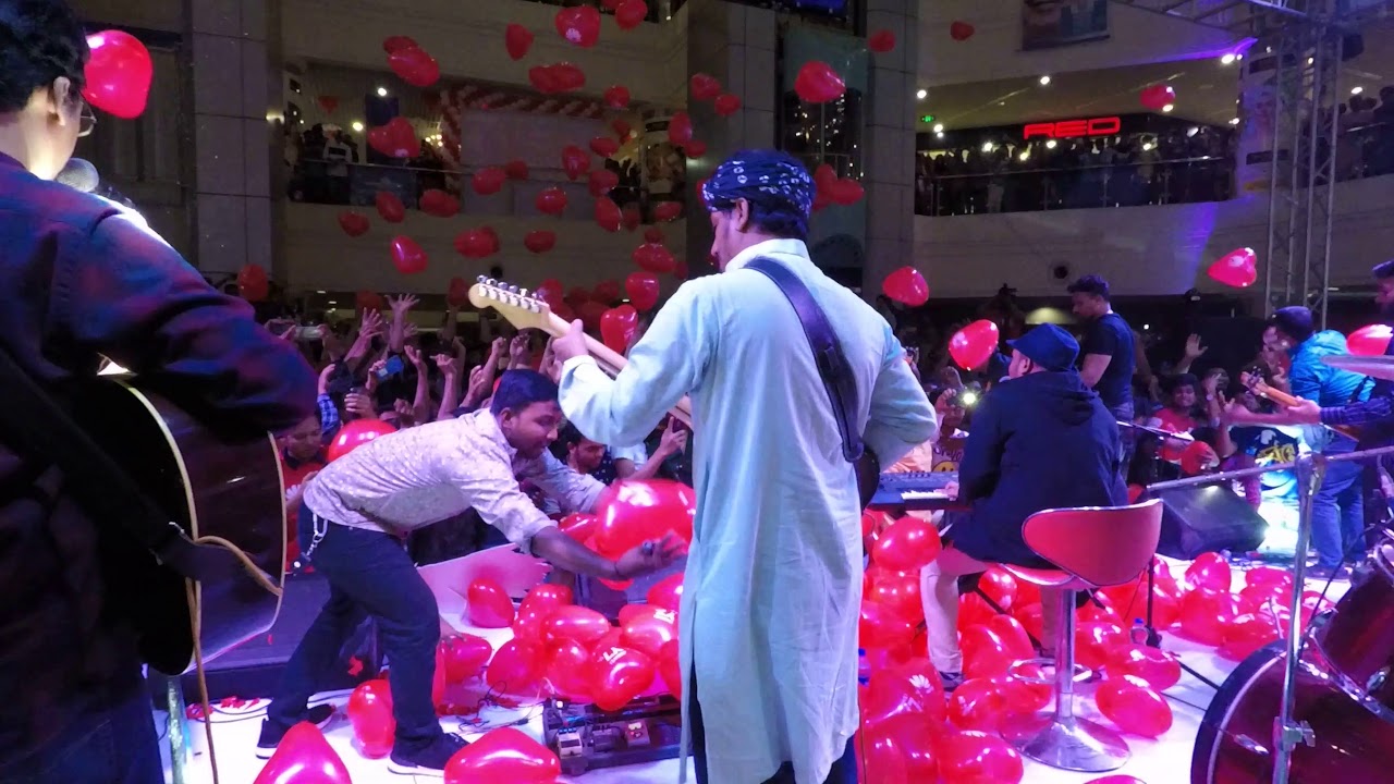 Minar | Jhoom With The Rain Of Baloons | Live | 2019 |