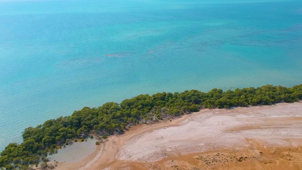 🌊 Blue Sea Aerial View – Forward Drone Shot in Saudi Arabia | 4K 