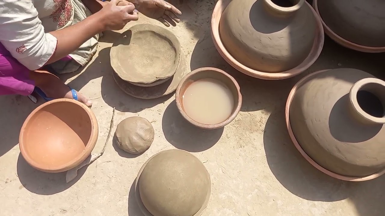 Technical make DIY piggy bank without pottery wheel