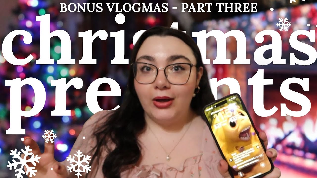 Opening Christmas Presents - ⭐BONUS VLOGMAS PART 3⭐