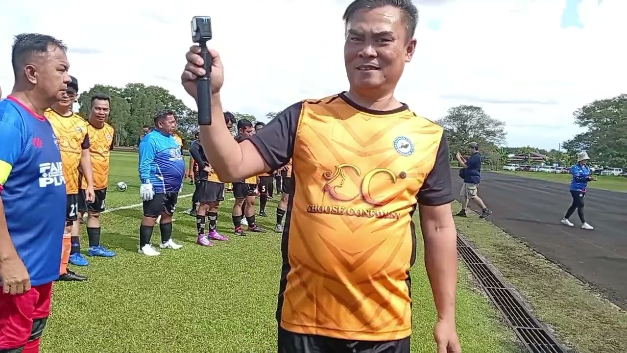 sesi pemanas badan dan ucapan perasmian perlawanan persahabatan oleh Abun Bilun, PYS vs IGOL FT .