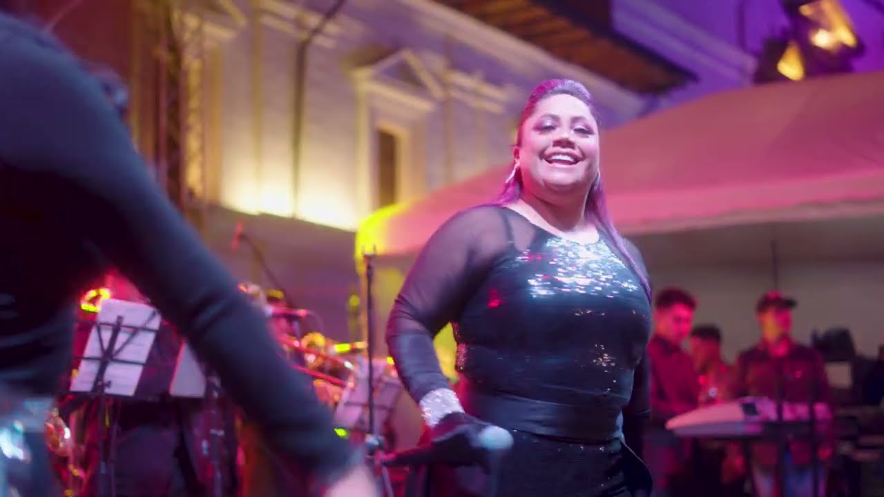 Verónica Bolaños Oficial Veronica Bolaños y su Orquesta. Show Plaza de Santo Domingo 1 de Diciembre