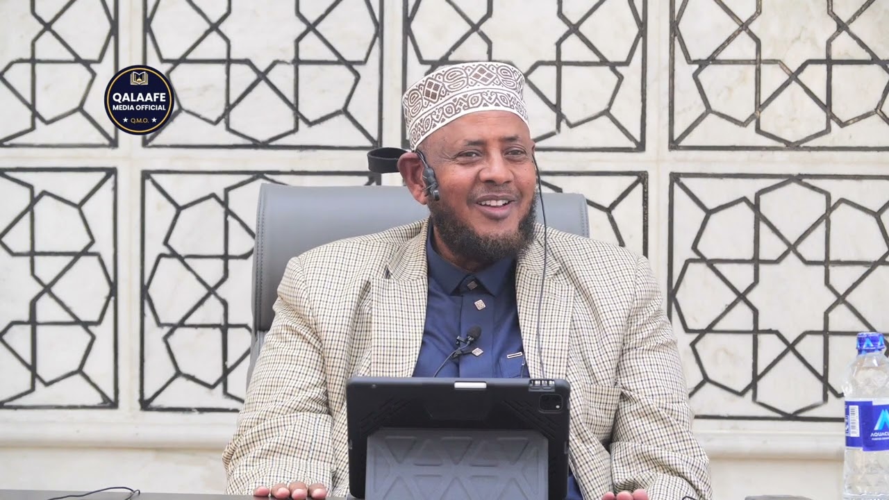 D 7-Jowharatu Al maknuun fii cilmi Balaaqah Sh Shariif Dhawiil