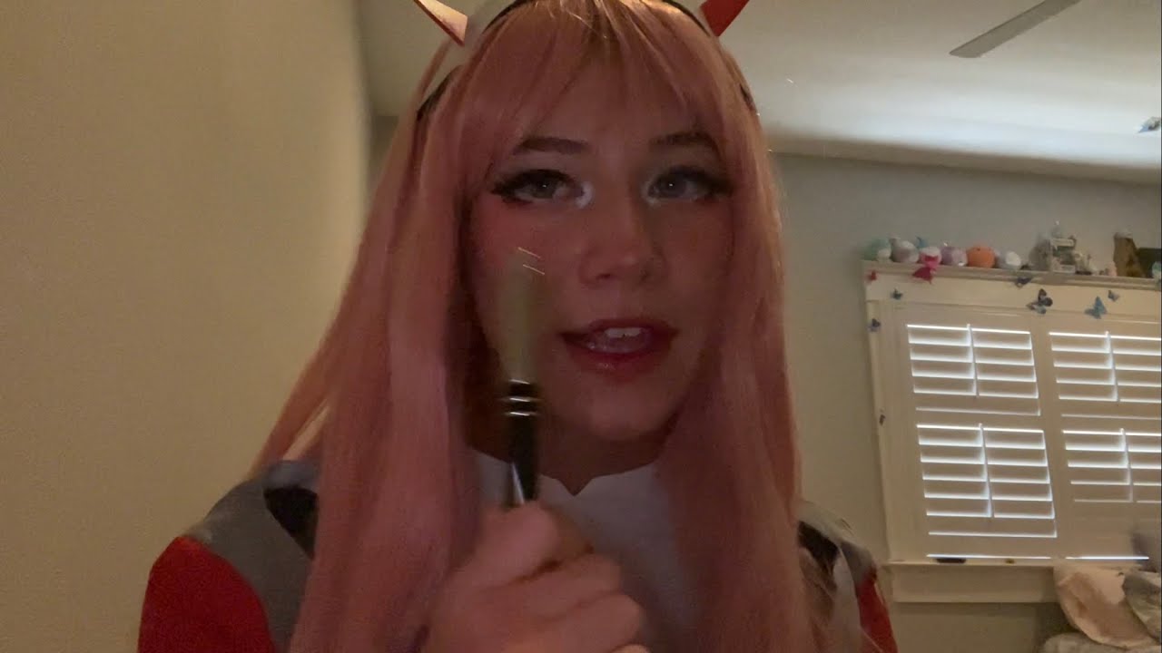схематичный осмотр глаз от Zero Two (ASMR)