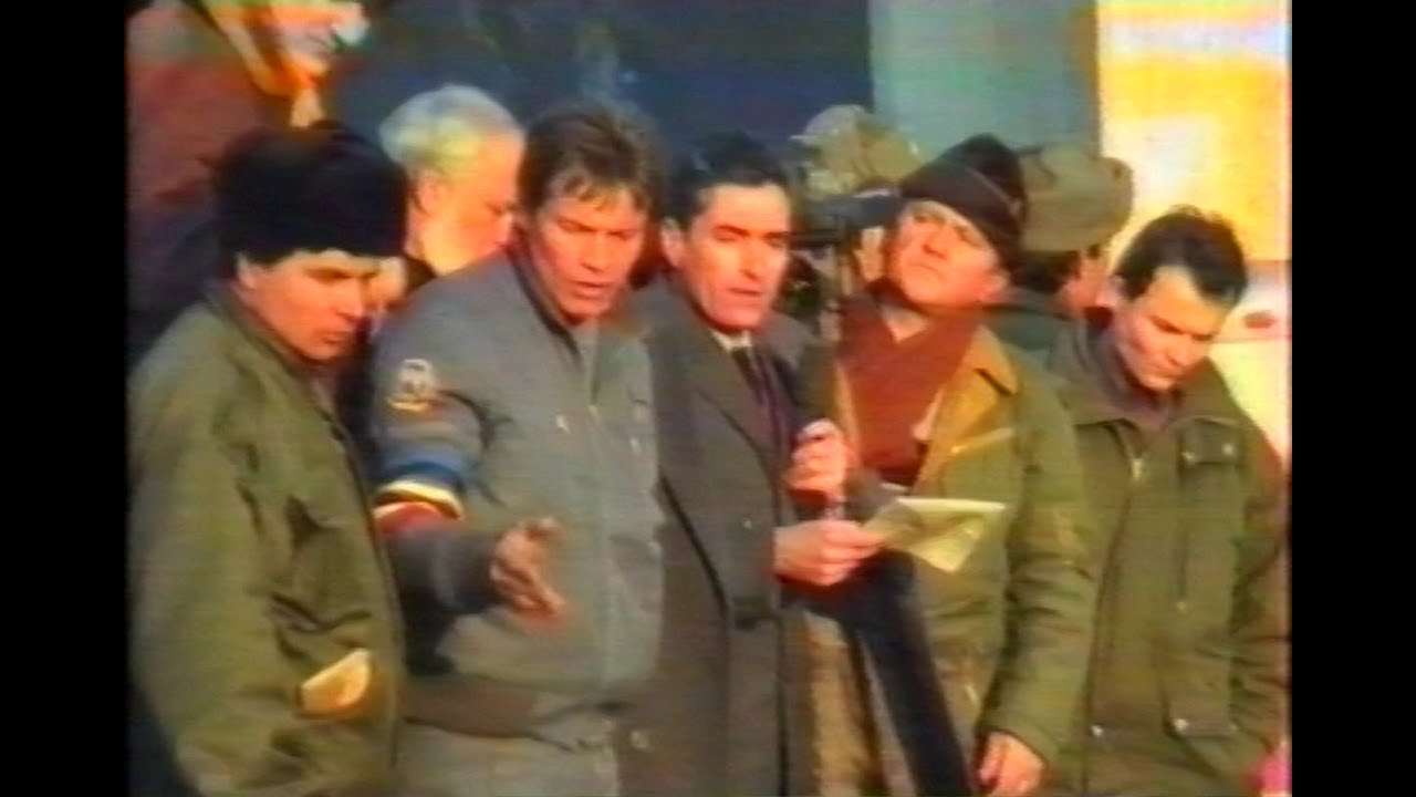 12 Ianuarie 1990  --  Petre Roman si Dan Iosif.  (filmari in Piata Revolutiei si Piata Victoriei)