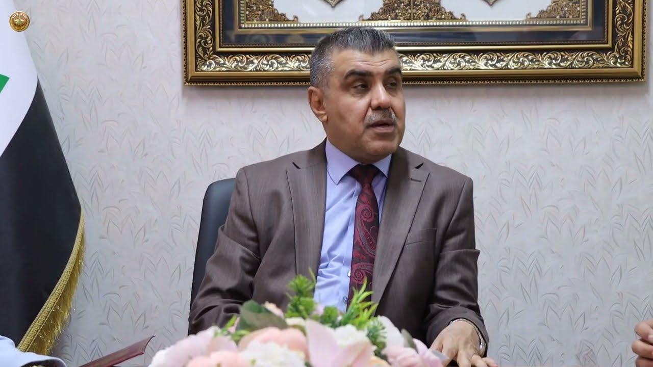 الأمين العام لوزارة الدفاع يزور المديرية العامة للأفراد لمناقشة عودة المفسوخة عقودهم