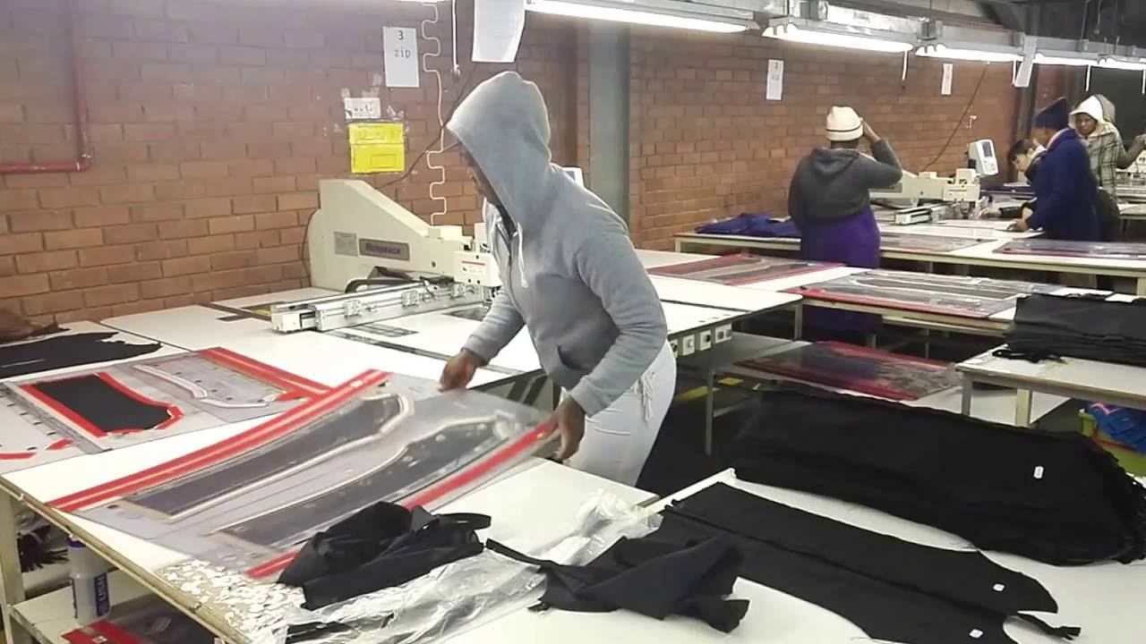 Sports wear automatic sewing ZIPPER & front side