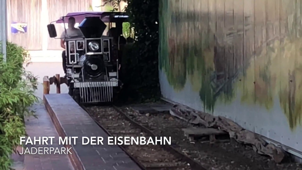 Fahrt mit der Eisenbahn im Jaderpark