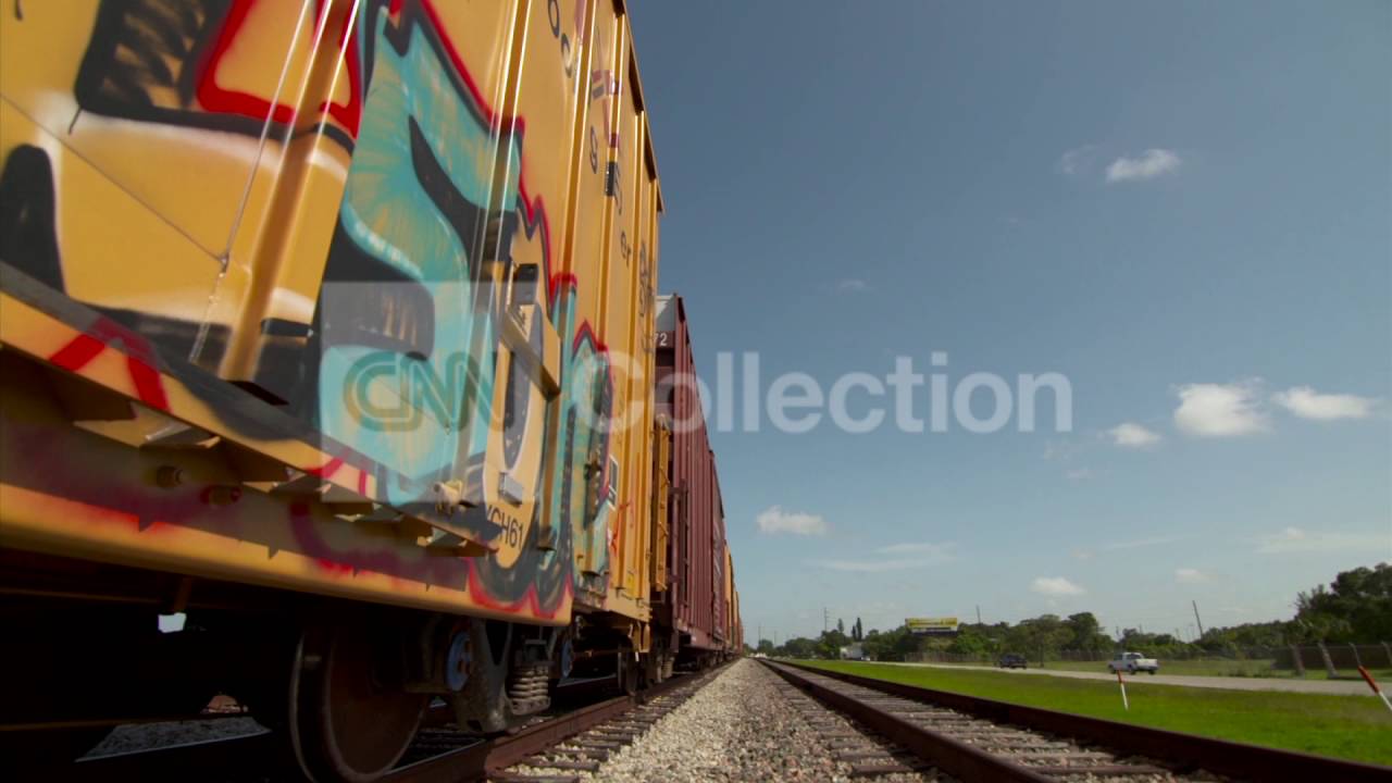 DRS/S2/E1/GRAFFITI TRAINCAR