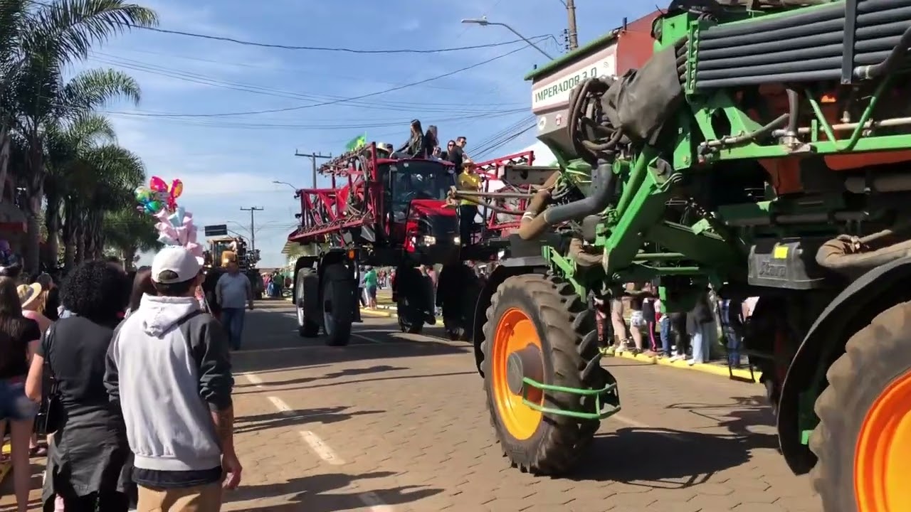 Desfile de Tratores. Recorde Nacional🇧🇷🚜 ❤️💛💙💚🤠￼