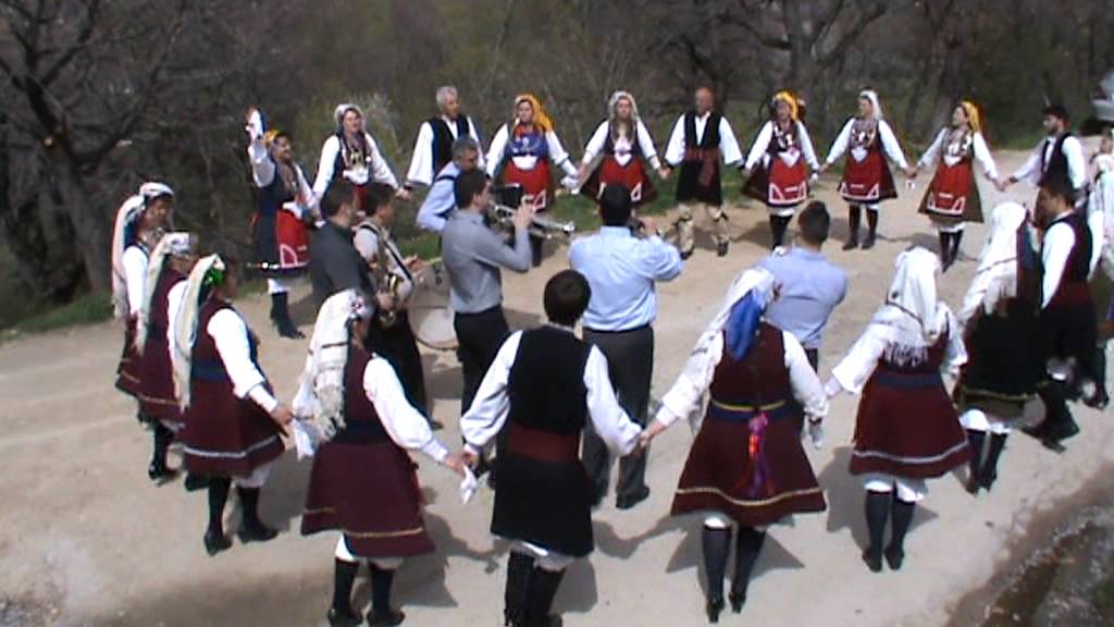 Ομορφούλα με την ορχήστρα Βαλκάνη. 