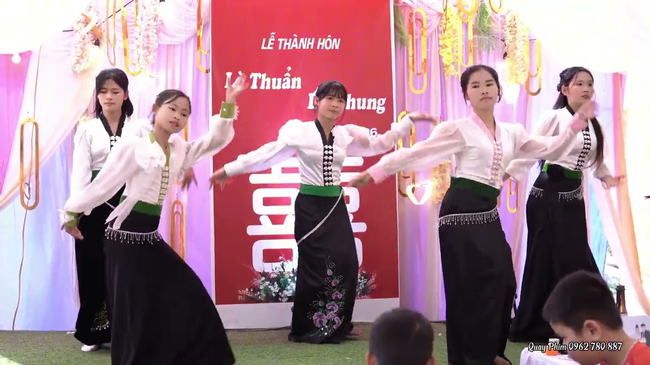 Vấn vương cho tinh _ đội văn nghệ gd mừng lễ thành hôn Lò Thuẩn _ Lù Nhung bản púa xe xã quỳnh nhai