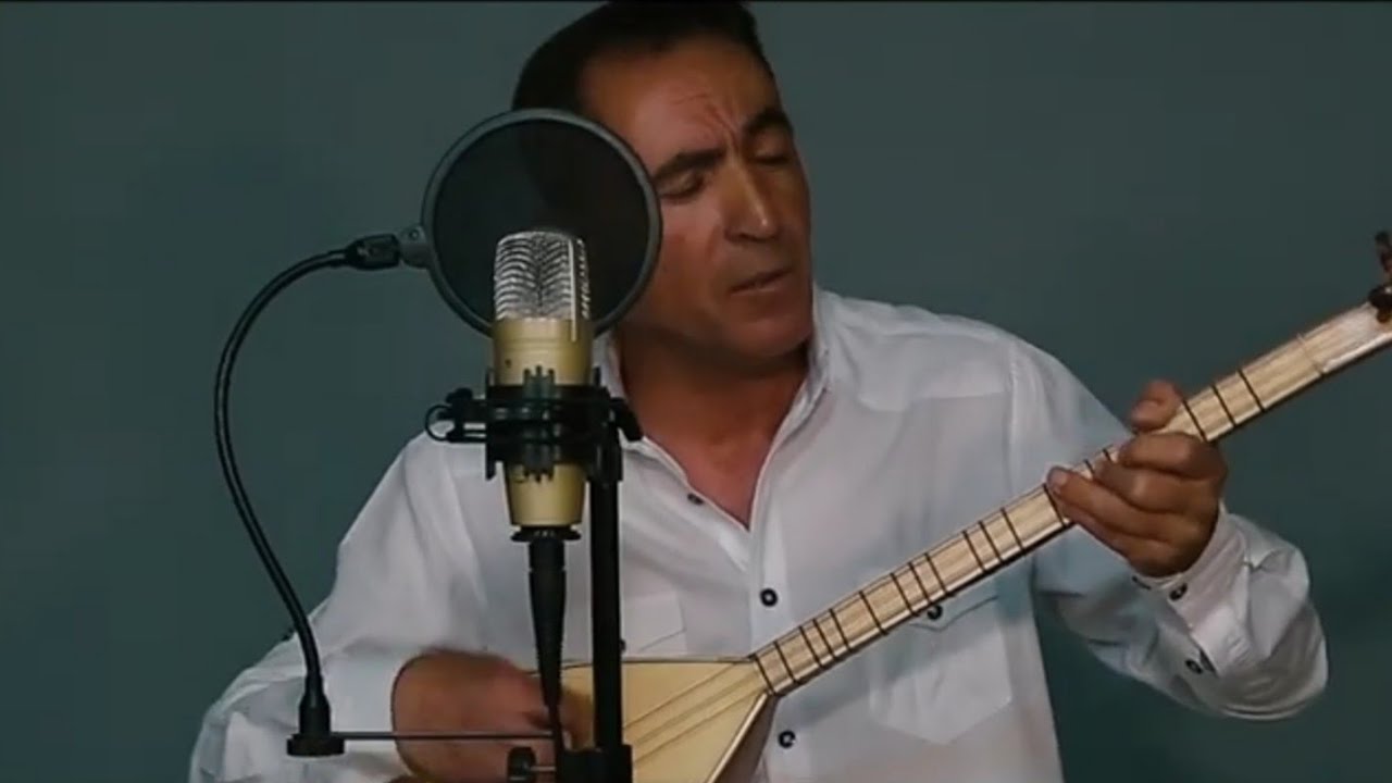 Seyfi Alkan-Mecnun'um Halimden Bir Leyla'm Bilir