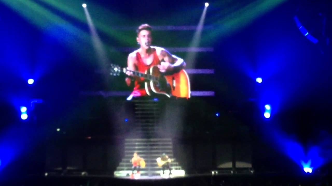 Fall  - Justin Bieber Live FINAL SHOW (Believe Tour, 8/12/13, Perth)