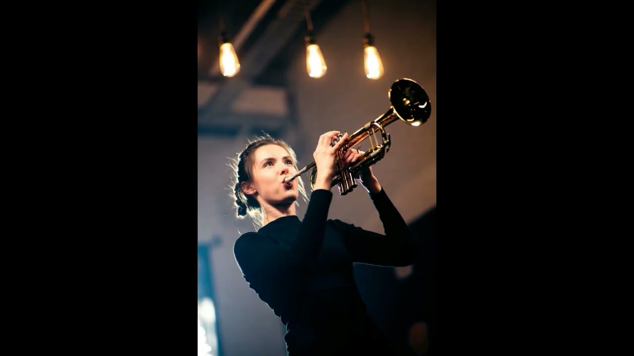 Late Night Jazz Trumpet — Smooth City Groove with Walking Bass & Brushed Drums