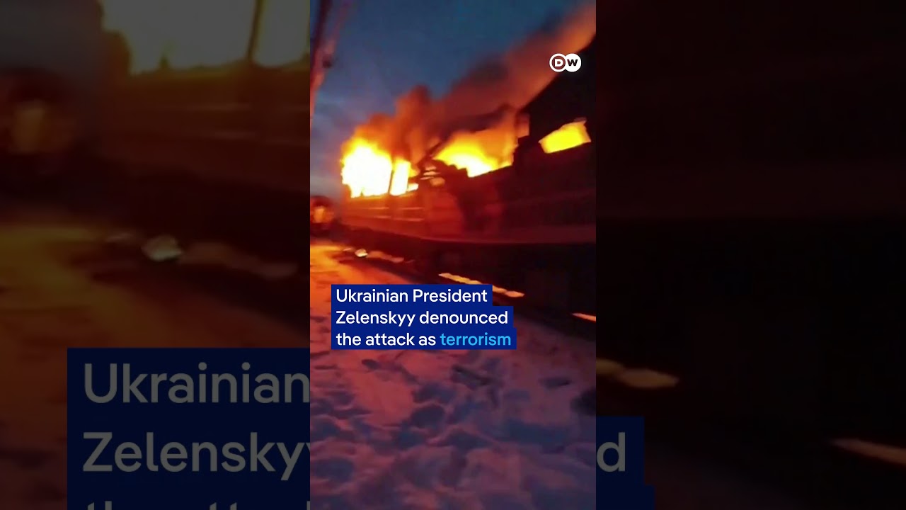 Five killed in Russian strike on Ukrainian passenger train | DW News