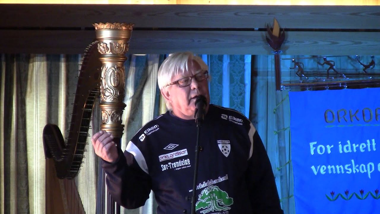 Nils Arne Eggen kåserer under 