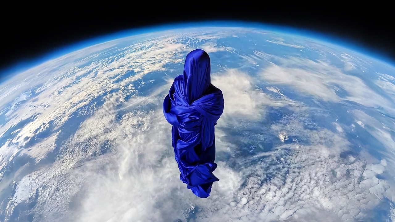 Sculpture exposed to Space, Light, Gravity and Time.