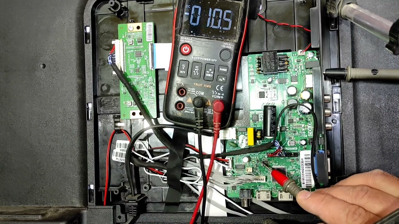 وجود اضائه ولا توجد صوره عطل بيانات  SKY LINY 32