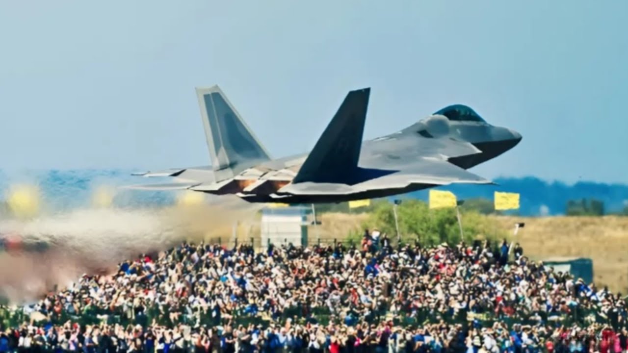 F-22 Raptor's DEADLY Cobra Maneuver Steals Airshow Spotlight!