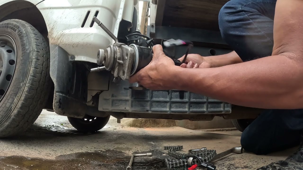 COMO TROCAR O SENSOR DO FILTRO DE CONBUSTIVEL DO HYUNDAI HR E KIA BONGO.