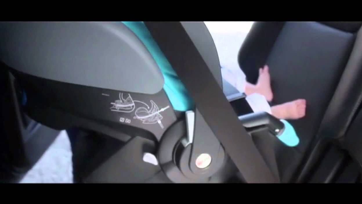 Siège-bébé dans la voiture