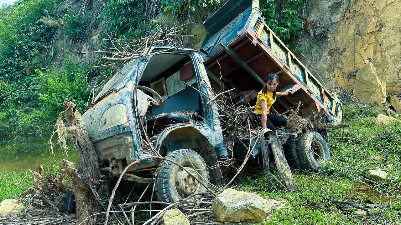 Video fully restored: Restoring an Abandoned Old Car in the Forest, Restoring a Rusted Car