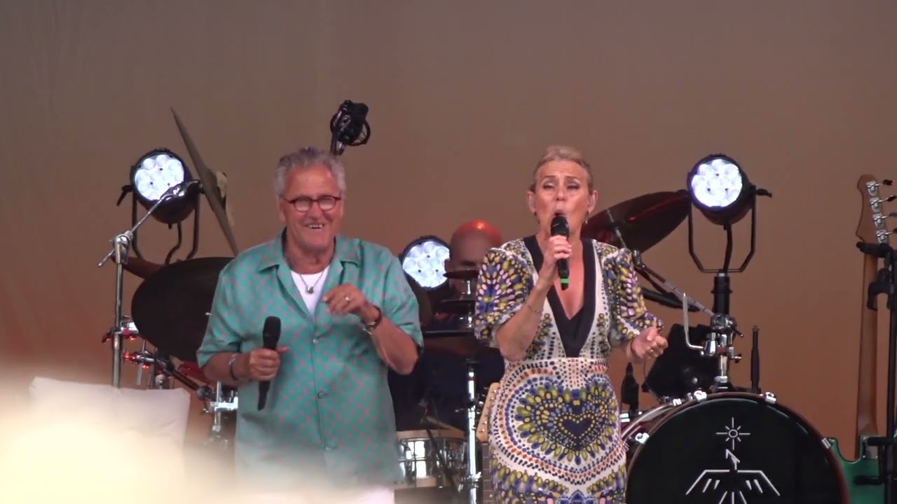 Helen Sjöholm & Tommy Körberg - Det är vi ändå