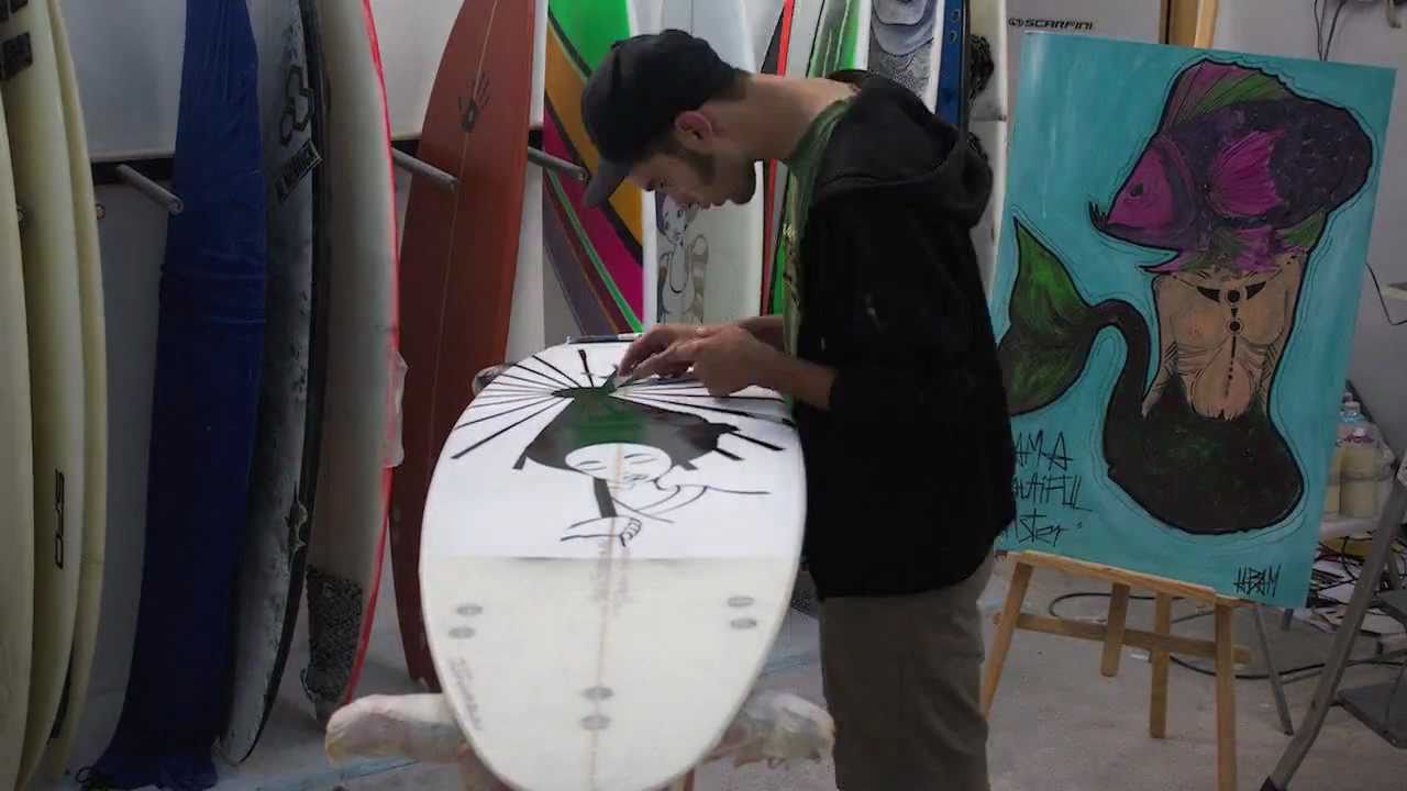Como são feitas PRANCHAS DE SURF (video institucional)