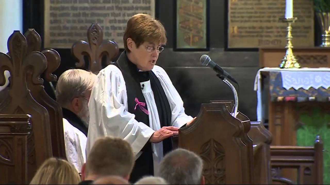 Machynlleth gathers to say farewell to April Jones