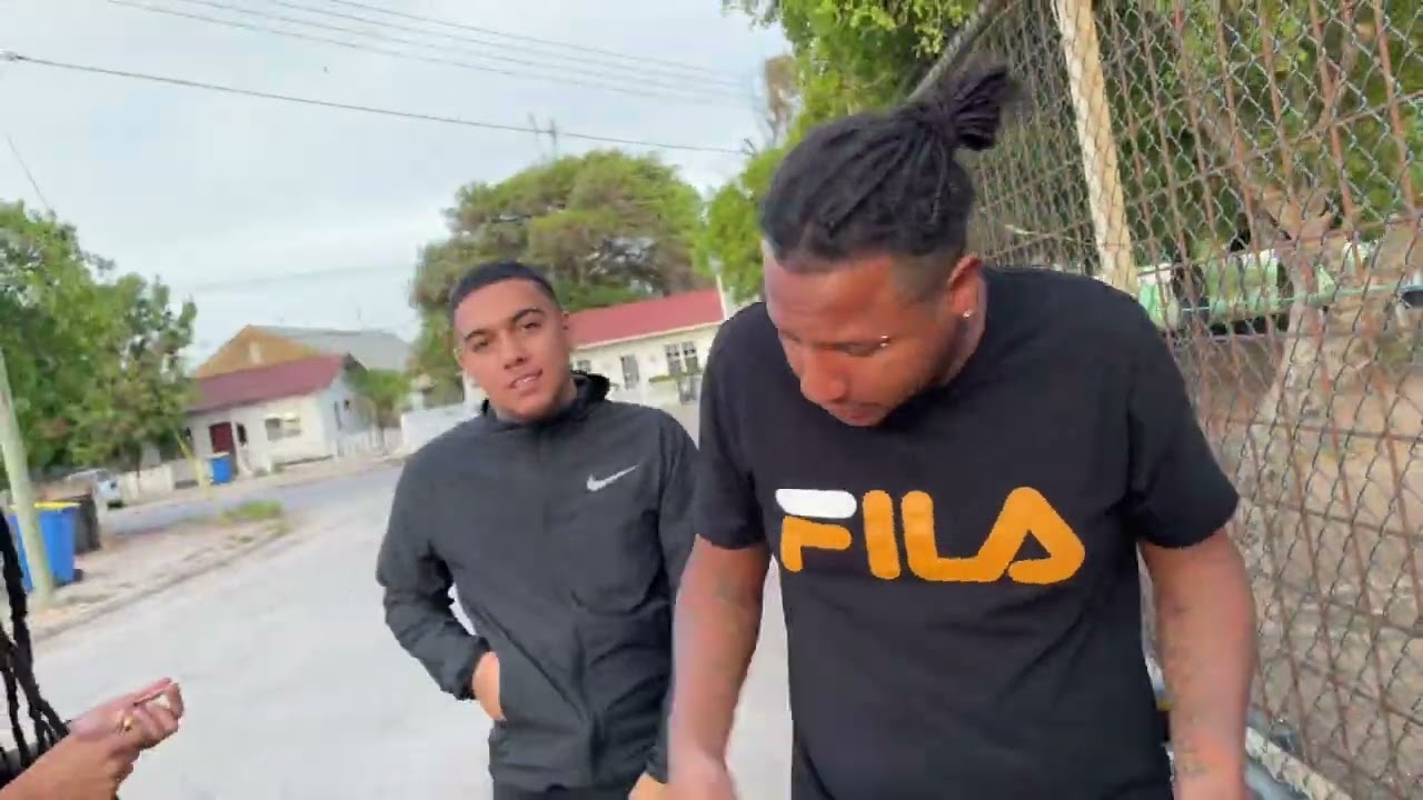 Robaloo frans -      No kambia official video