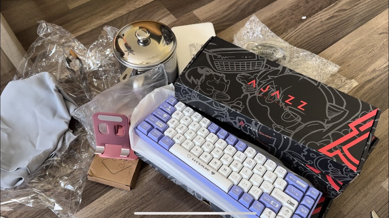 Unboxing random stuff from Temu 1